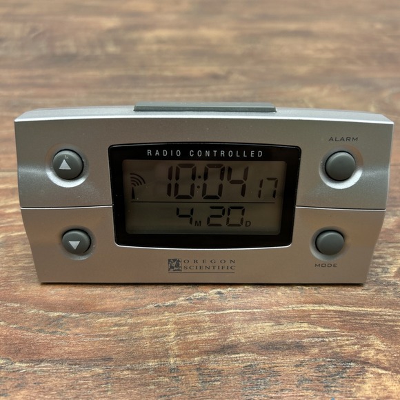 Oregon‎ Scientific Radio Controlled Atomic Alarm Clock RM103A Tested And Works - Picture 1 of 10